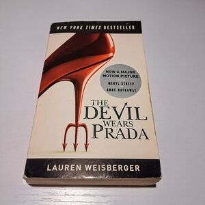 The Devil Wears Prada : A Novel by Lauren Weisberger (2006, Trade Paperback)book